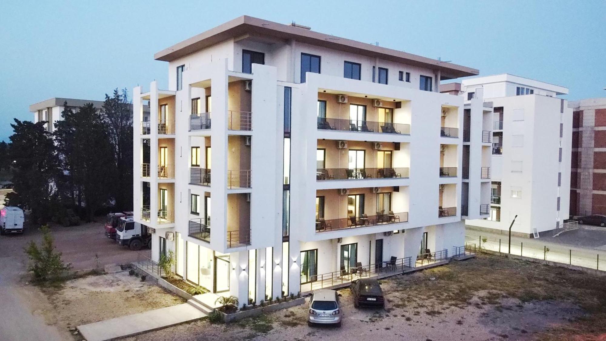 Supreme Luxury Aparthotel Ulcinj Ngoại thất bức ảnh