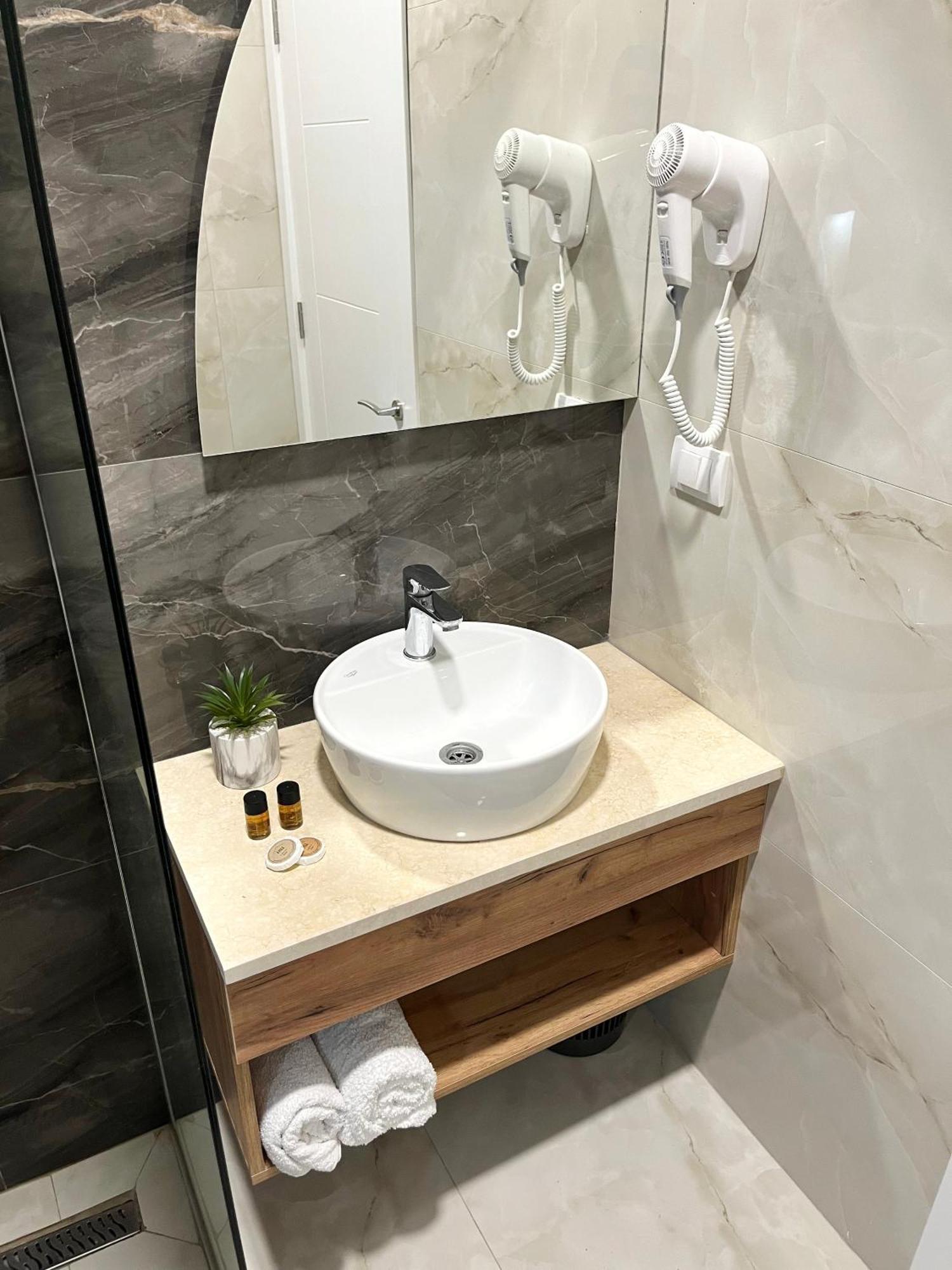 Supreme Luxury Aparthotel Ulcinj Ngoại thất bức ảnh