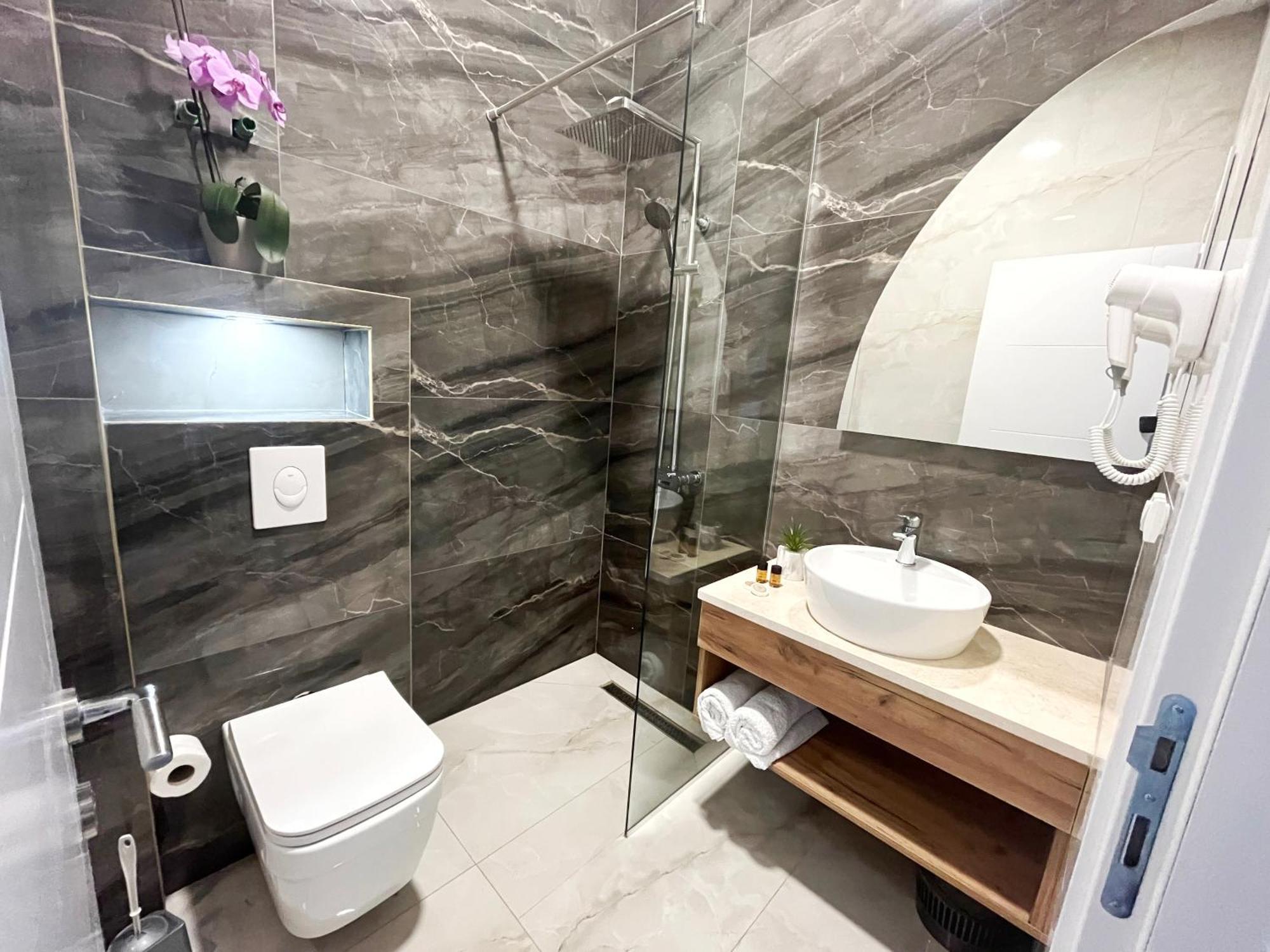 Supreme Luxury Aparthotel Ulcinj Ngoại thất bức ảnh